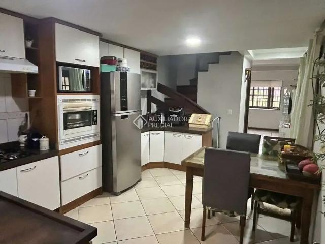 Casa / Sobrado para Venda em Canoas/RS Estância Velha 3 Quartos