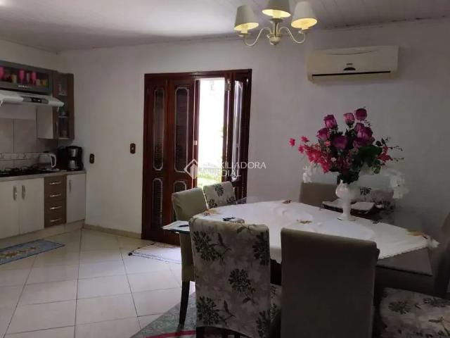 Casa / Sobrado para Venda em Canoas/RS Guajuviras 2 Quartos