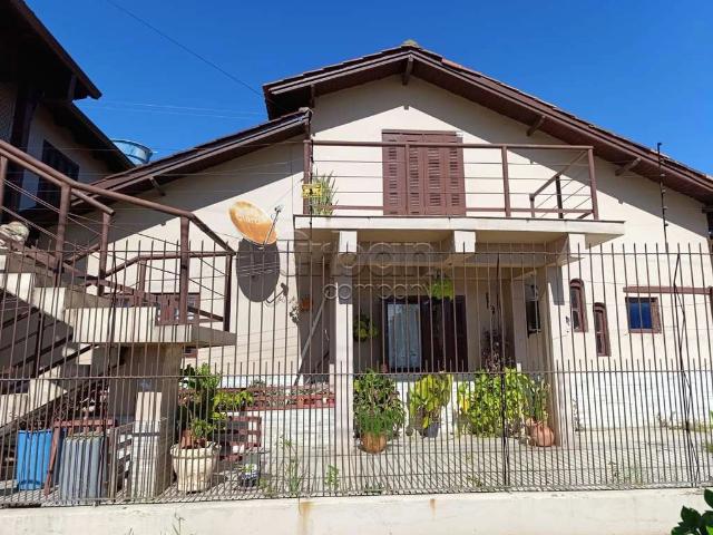 Casa / Sobrado para Venda em Canoas/RS Guajuviras 6 Quartos