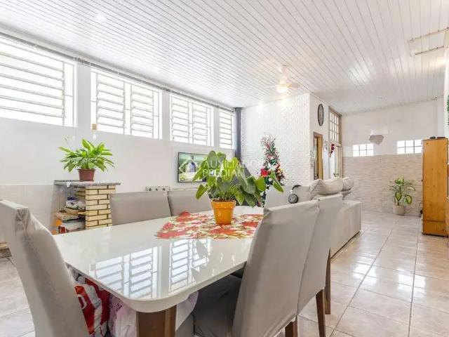 Casa / Sobrado para Venda em Canoas/RS Nossa Senhora das Graças 2 Quartos