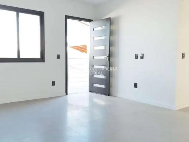 Casa / Sobrado para Venda em Canoas/RS Olaria 2 Quartos