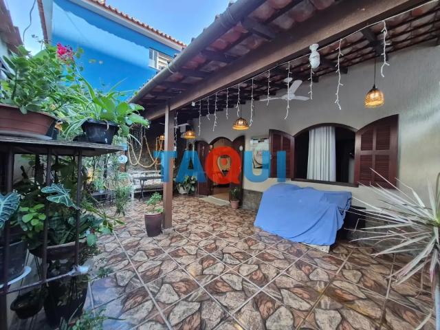 Casa / Sobrado para Venda em Cabo Frio/RJ Centro 2 Quartos