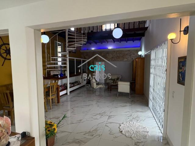 Casa / Sobrado para Venda em Cabo Frio/RJ Centro 6 Quartos