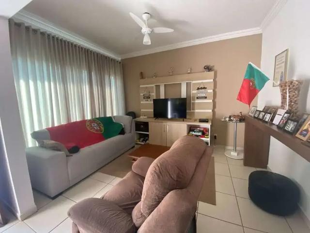 Casa / Sobrado para Venda em Cabo Frio/RJ Foguete 3 Quartos