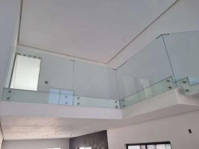 Casa / Sobrado para Venda em Cabo Frio/RJ Ogiva 4 Quartos