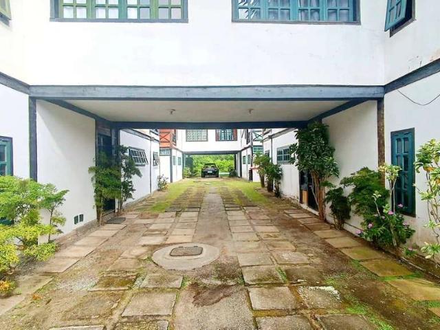 Casa / Sobrado para Venda em Cabo Frio/RJ Ogiva 4 Quartos