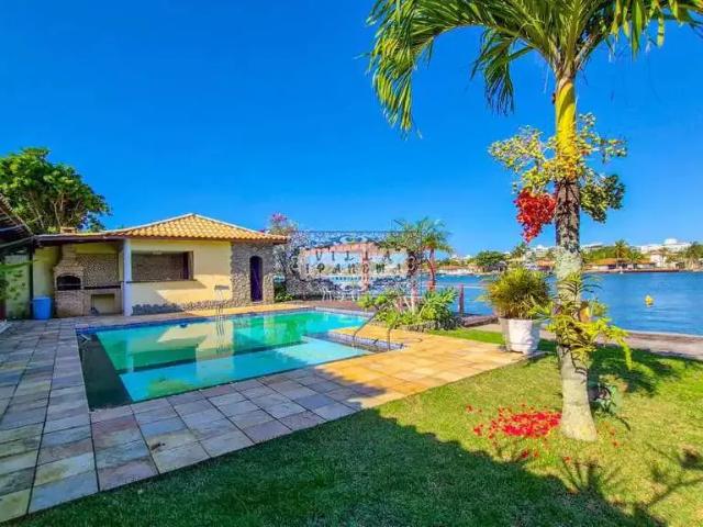 Casa / Sobrado para Venda em Cabo Frio/RJ Ogiva 8 Quartos