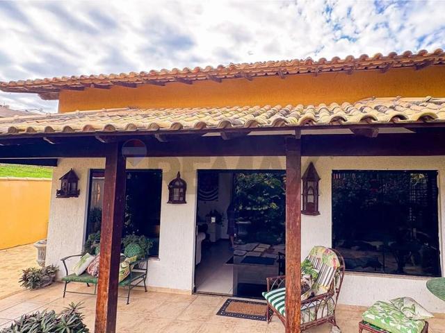 Casa / Sobrado para Venda em Cabo Frio/RJ Ogiva 3 Quartos