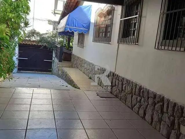 Casa / Sobrado para Venda em Cabo Frio/RJ Passagem 3 Quartos