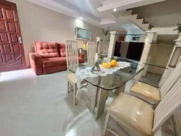 Casa / Sobrado para Venda em Cabo Frio/RJ Peró 2 Quartos