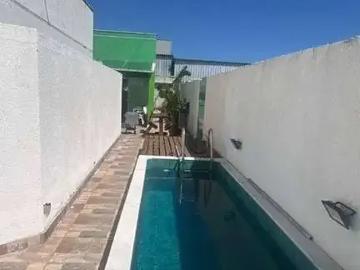 Casa / Sobrado para Venda em Cabo Frio/RJ Peró 2 Quartos
