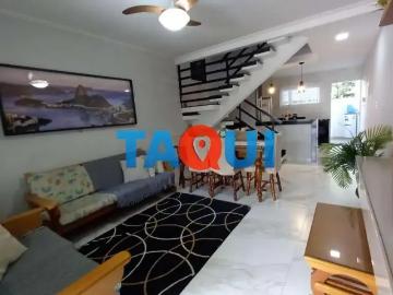Casa / Sobrado para Venda em Cabo Frio/RJ Peró 4 Quartos