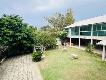 Casa / Sobrado para Venda em Cabo Frio/RJ Peró 6 Quartos