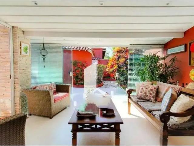 Casa / Sobrado para Venda em Cabo Frio/RJ Praia do Siqueira 4 Quartos