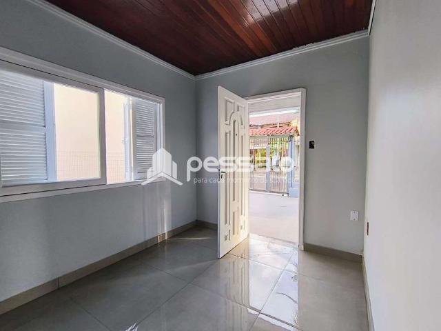 Casa / Sobrado para Venda em Cachoeirinha/RS Vila Parque Brasília 3 Quartos