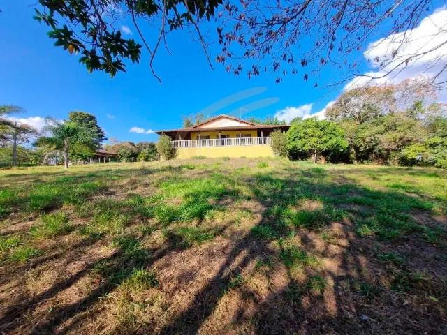 Casa / Sobrado para Venda em Caconde/SP Represa da Graminha 3 Quartos