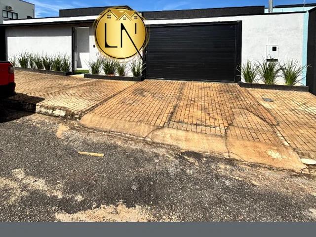 Casa / Sobrado para Venda em Caldas Novas/GO Turista I 4 Quartos