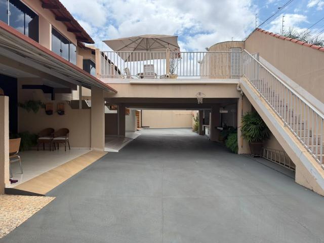Casa / Sobrado para Venda em Caldas Novas/GO Bandeirante 3 Quartos