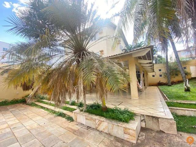 Casa / Sobrado para Venda em Caldas Novas/GO Centro 5 Quartos
