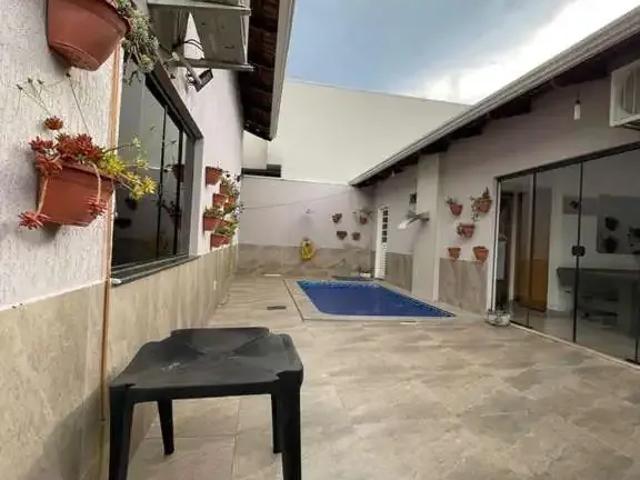 Casa / Sobrado para Venda em Caldas Novas/GO Estância Itanhangá 3 Quartos
