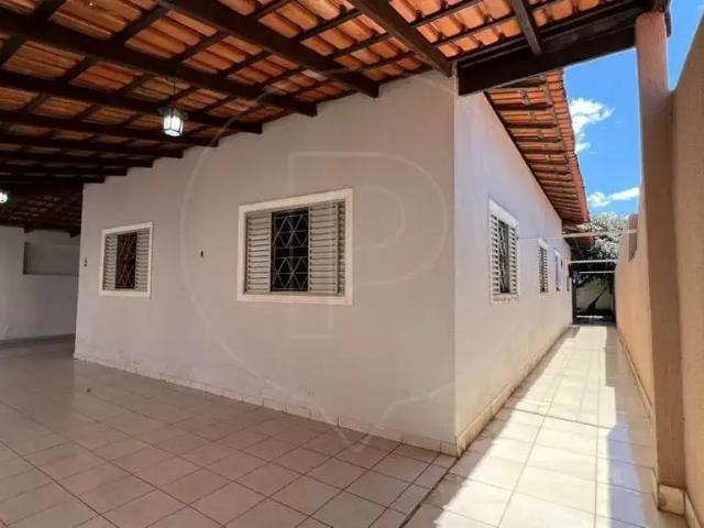 Casa / Sobrado para Venda em Caldas Novas/GO Itaguaí II 3 Quartos