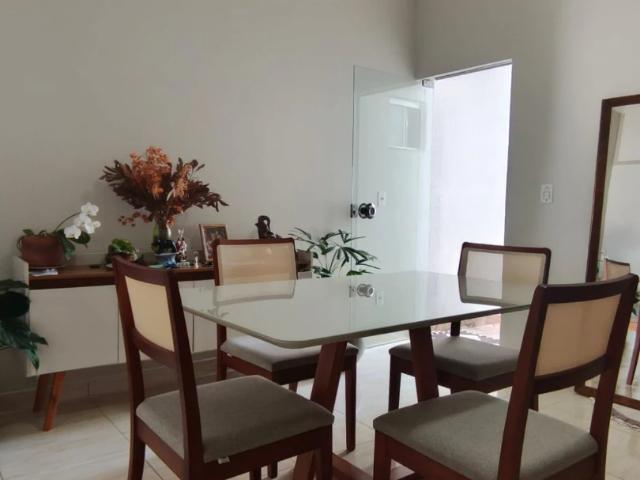 Casa / Sobrado para Venda em Caldas Novas/GO Jardim Serrano 2 Quartos
