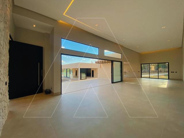 Casa / Sobrado para Venda em Caldas Novas/GO Lago Corumbá 4 Quartos