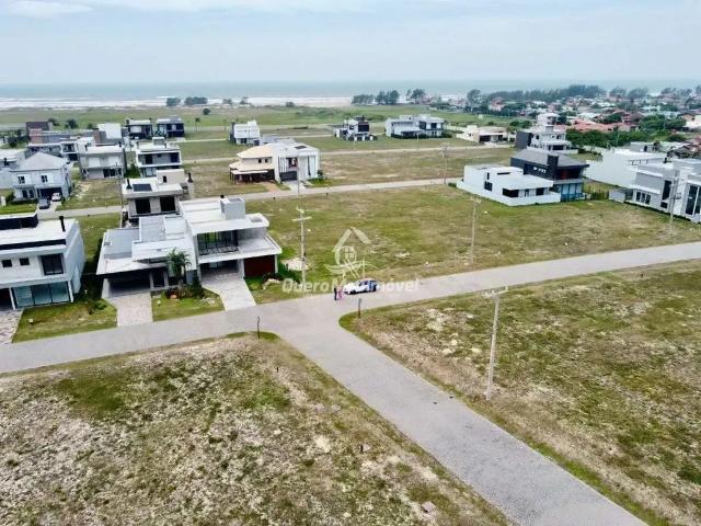 Casa / Sobrado para Venda em Capão da Canoa/RS Curumim 3 Quartos