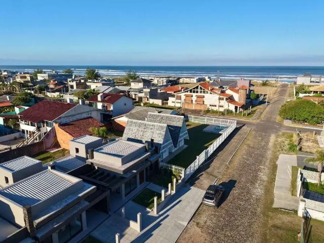 Casa / Sobrado para Venda em Capão da Canoa/RS Jardim Beira Mar 2 Quartos