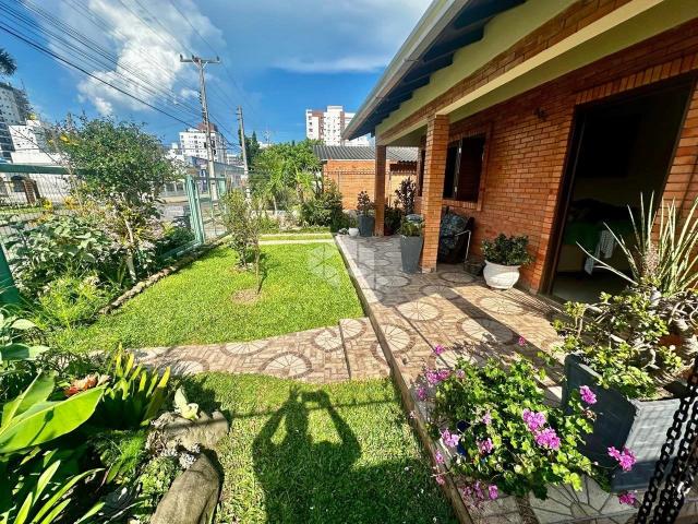 Casa / Sobrado para Venda em Capão da Canoa/RS Zona Nova 3 Quartos