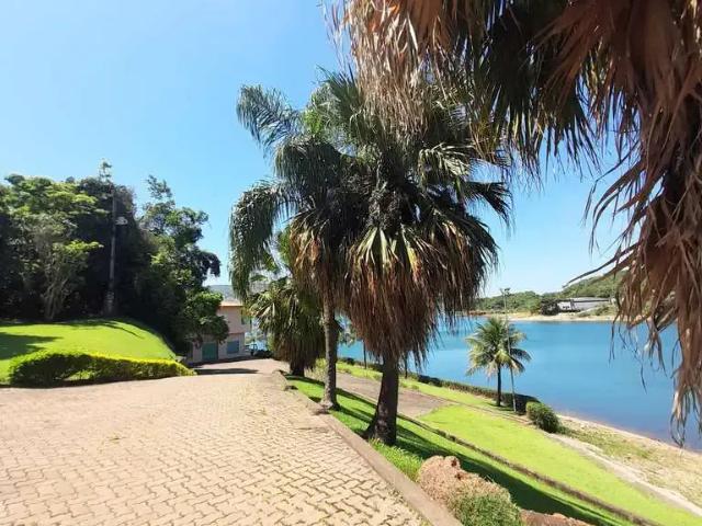 Casa / Sobrado para Venda em Capitólio/MG Centro 4 Quartos