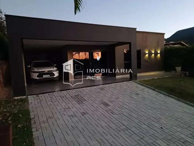 Casa / Sobrado para Venda em Capitólio/MG Escarpas do Lago 5 Quartos