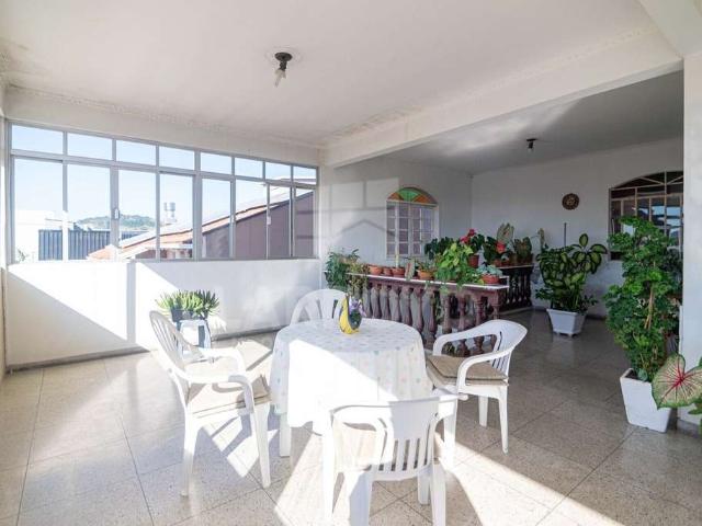 Casa / Sobrado para Venda em Capivari de Baixo/SC Centro 5 Quartos