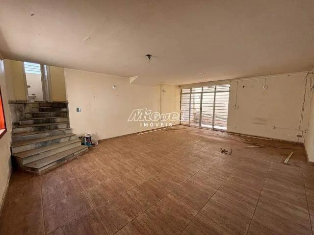Casa / Sobrado para Venda em Capivari/SP Centro 4 Quartos