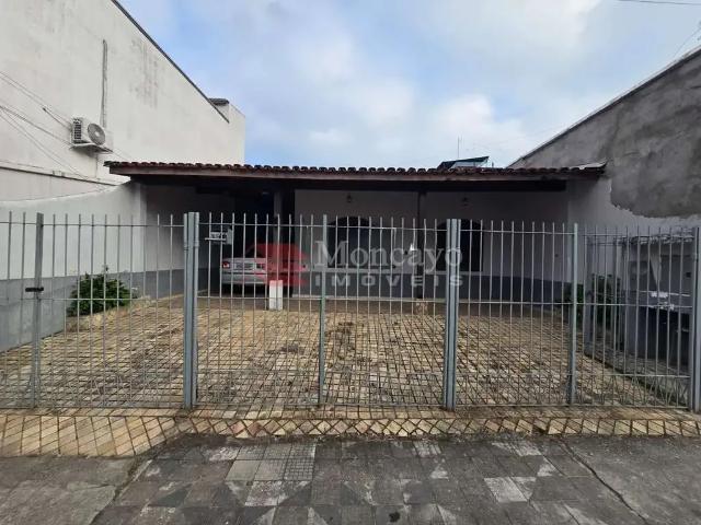 Casa / Sobrado para Venda em Caraguatatuba/SP Centro 3 Quartos