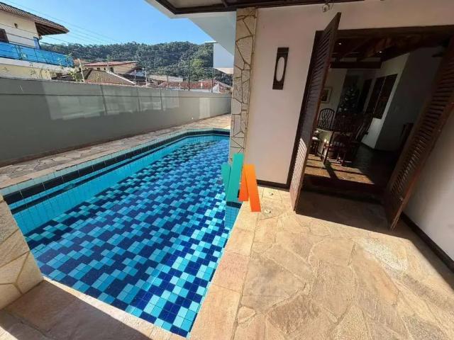 Casa / Sobrado para Venda em Caraguatatuba/SP Centro 4 Quartos