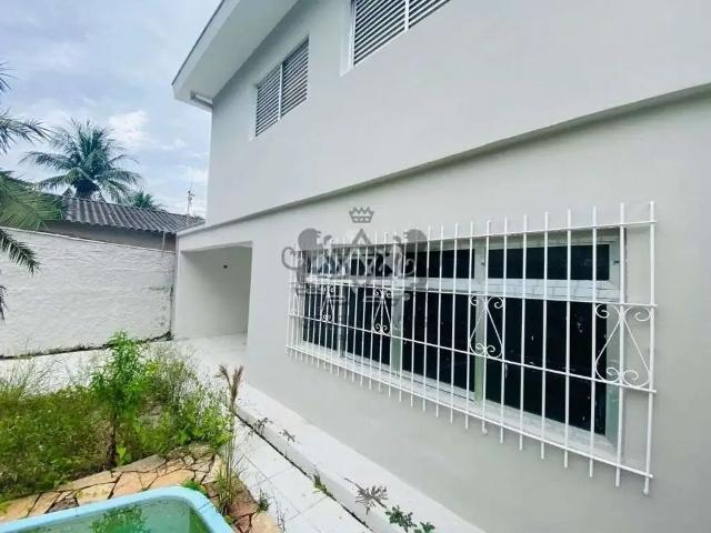 Casa / Sobrado para Venda em Caraguatatuba/SP Centro 4 Quartos