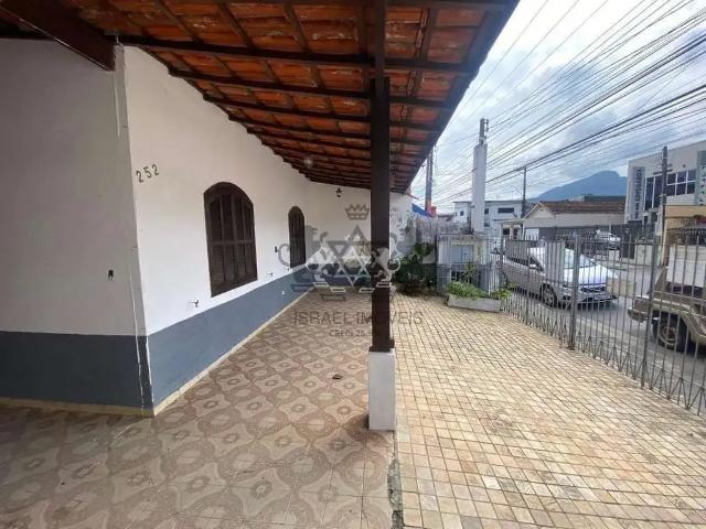 Casa / Sobrado para Venda em Caraguatatuba/SP Centro 5 Quartos
