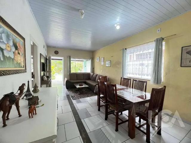 Casa / Sobrado para Venda em Caraguatatuba/SP Centro 7 Quartos