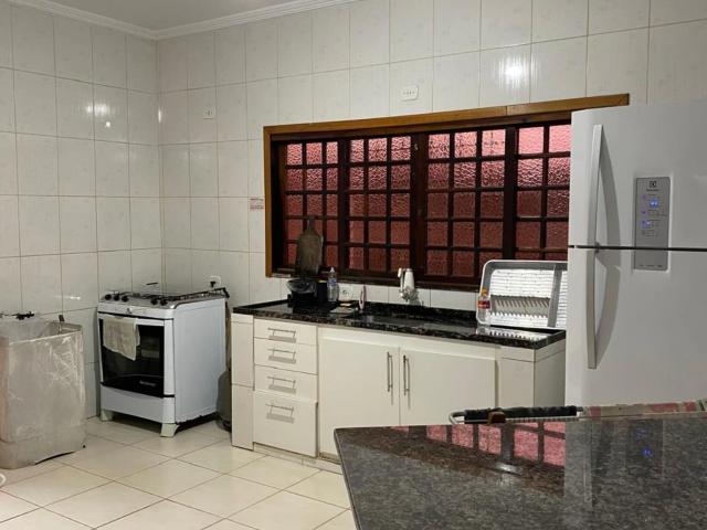 Casa / Sobrado para Venda em Caraguatatuba/SP Balneário Gardem Mar 3 Quartos