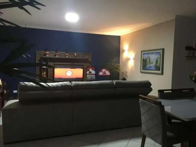 Casa / Sobrado para Venda em Caraguatatuba/SP Benfica 4 Quartos