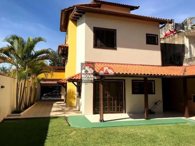 Casa / Sobrado para Venda em Caraguatatuba/SP Jardim Britânia 3 Quartos