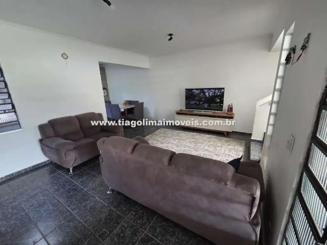 Casa / Sobrado para Venda em Caraguatatuba/SP Jardim das Gaivotas 3 Quartos