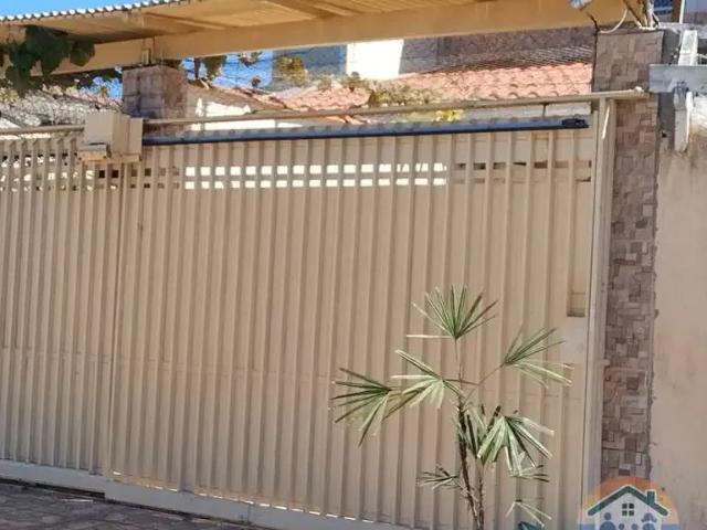 Casa / Sobrado para Venda em Caraguatatuba/SP Loteamento Jardim Aruan 4 Quartos