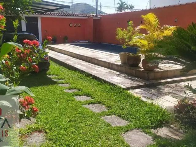 Casa / Sobrado para Venda em Caraguatatuba/SP Martim de Sá 3 Quartos