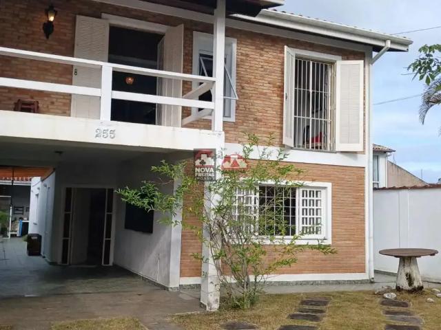 Casa / Sobrado para Venda em Caraguatatuba/SP Martim de Sá 4 Quartos