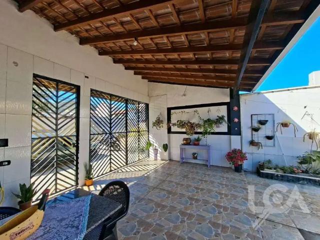 Casa / Sobrado para Venda em Caraguatatuba/SP Martim de Sá 5 Quartos