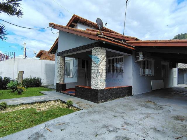 Casa / Sobrado para Venda em Caraguatatuba/SP Sumaré 4 Quartos