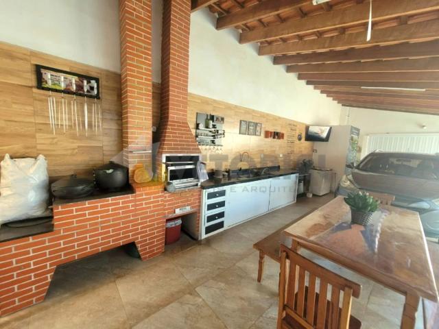 Casa / Sobrado para Venda em Caraguatatuba/SP Poiares 4 Quartos