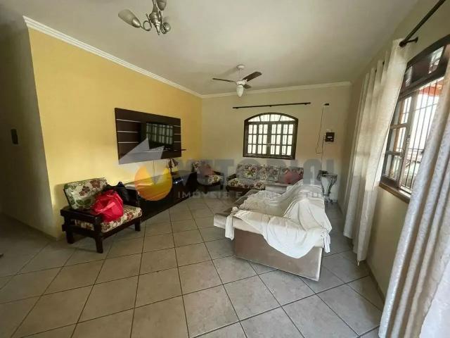 Casa / Sobrado para Venda em Caraguatatuba/SP Parque Balneário Poiares 3 Quartos